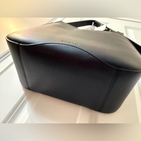 NWT lululemon athletica Leather Alternative Shoulder Bag 8L Black/Gold - Picture 9 of 12